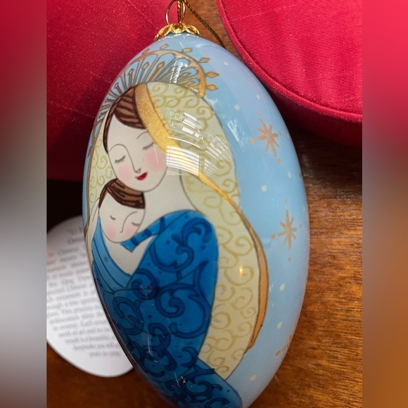 2011 Pier 1 Li Bien Mary and Jesus Teardrop Handpainted Glass Christmas Ornament - Picture 3 of 7